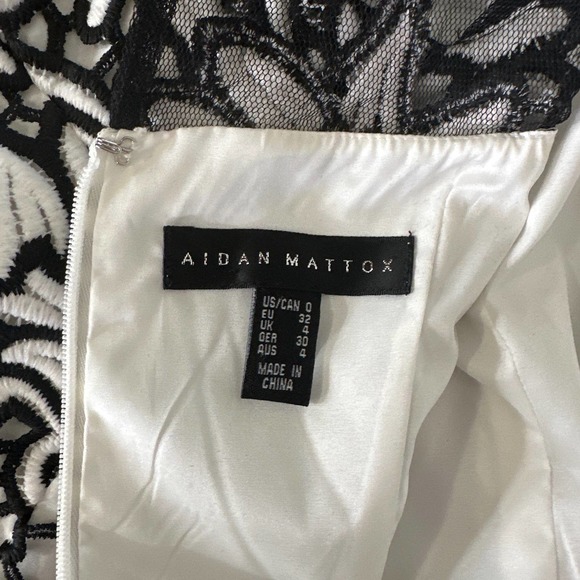 Aidan Mattox Sleeveless Lined Crochet Floral Applique Sheath Dress Womens Size 0 - Picture 7 of 8